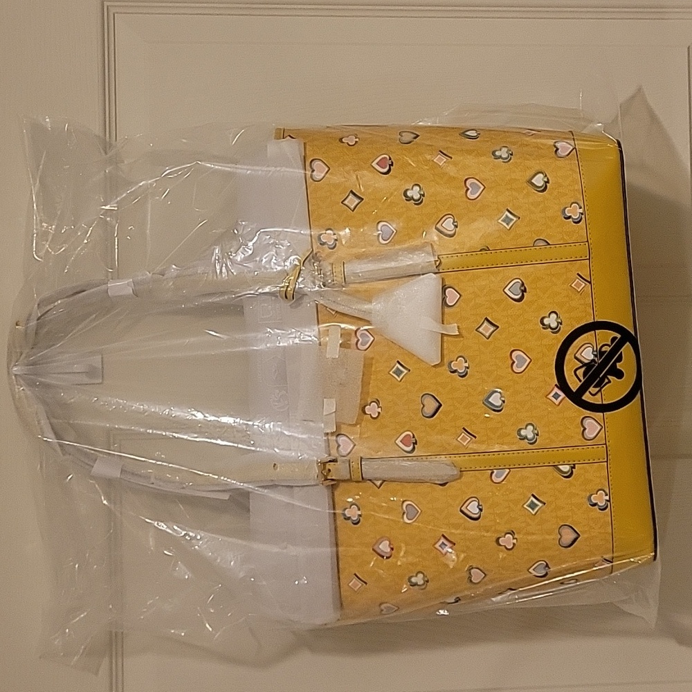 NWT Michael Kors Jet Set Printed Logo Tote Bag In Honey - Picture 3 of 3